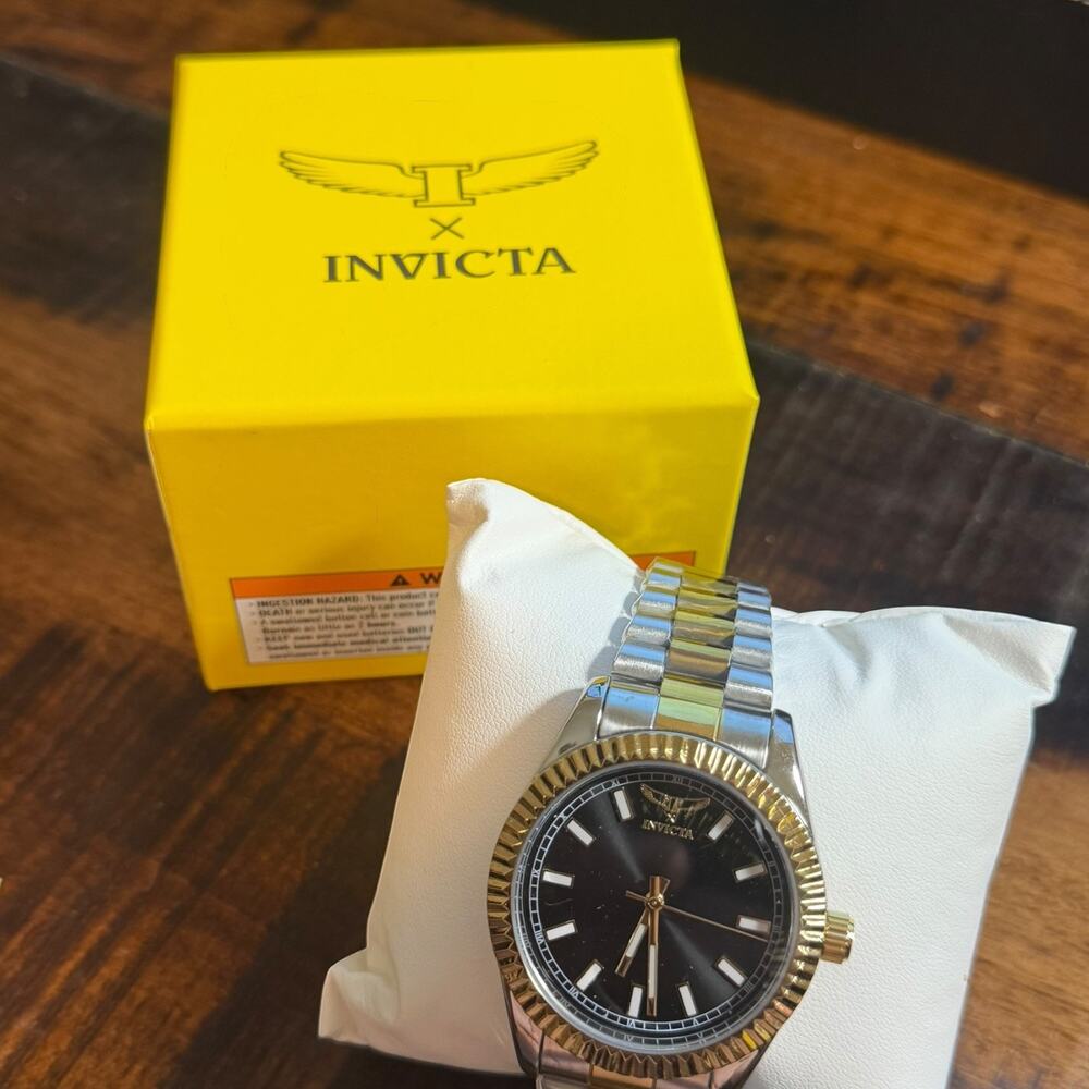 Invicta Specialty I 69011 Men's Watch 40mm Two Tone Gold Silver Black Dial NIB